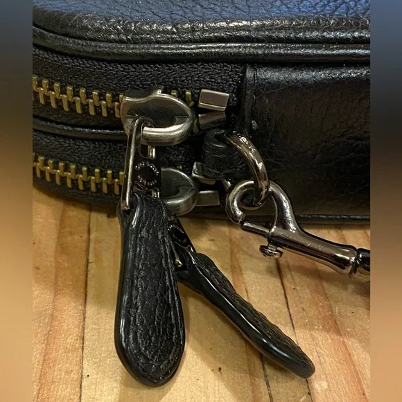 Coach CROSSBODY CLUTCH IN GRAIN LEATHER WITH SOUVENIR EMBROIDERY - Picture 4 of 12